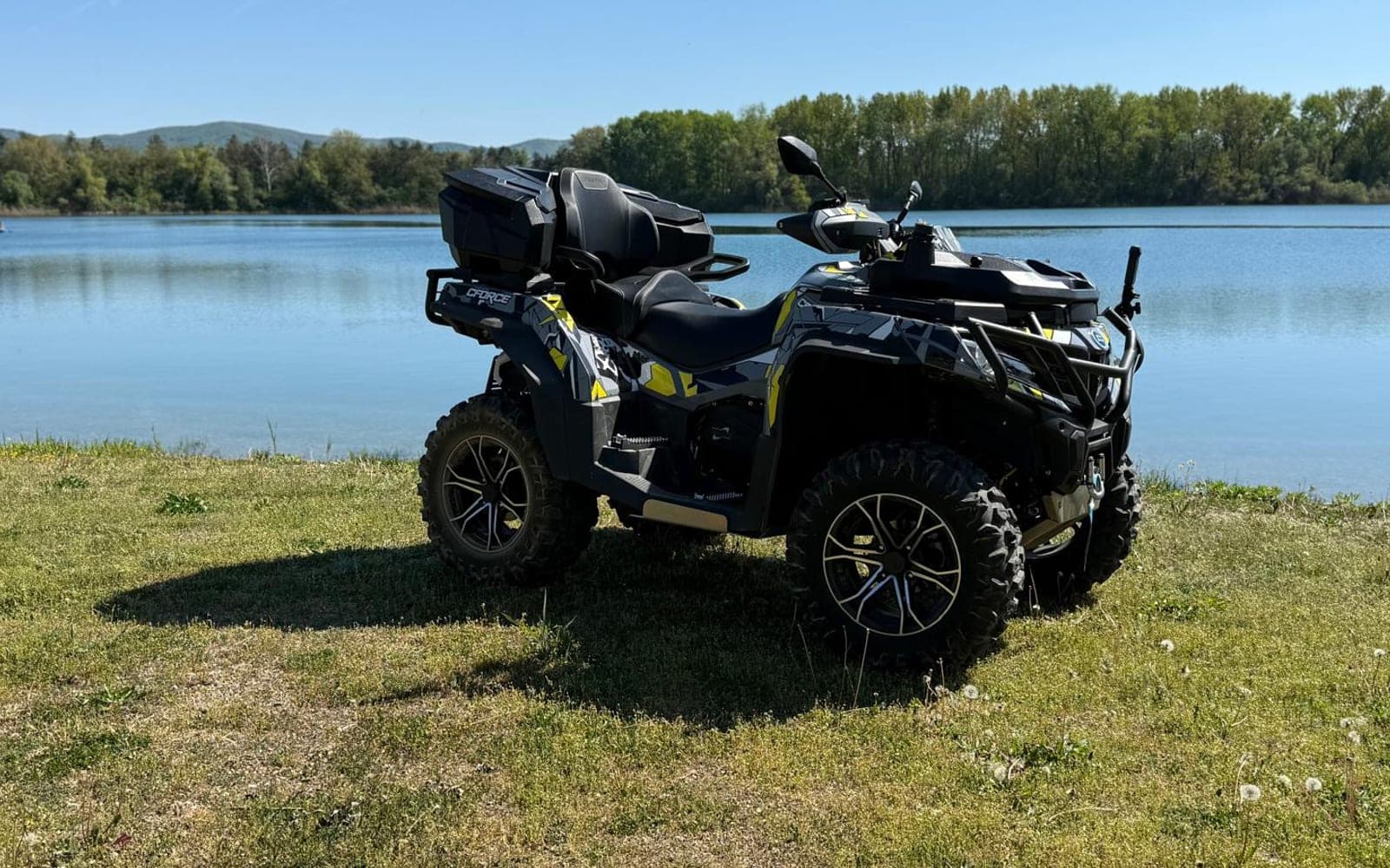 A quad bike beside one of Bela Crkva's crystal-clear lakes
